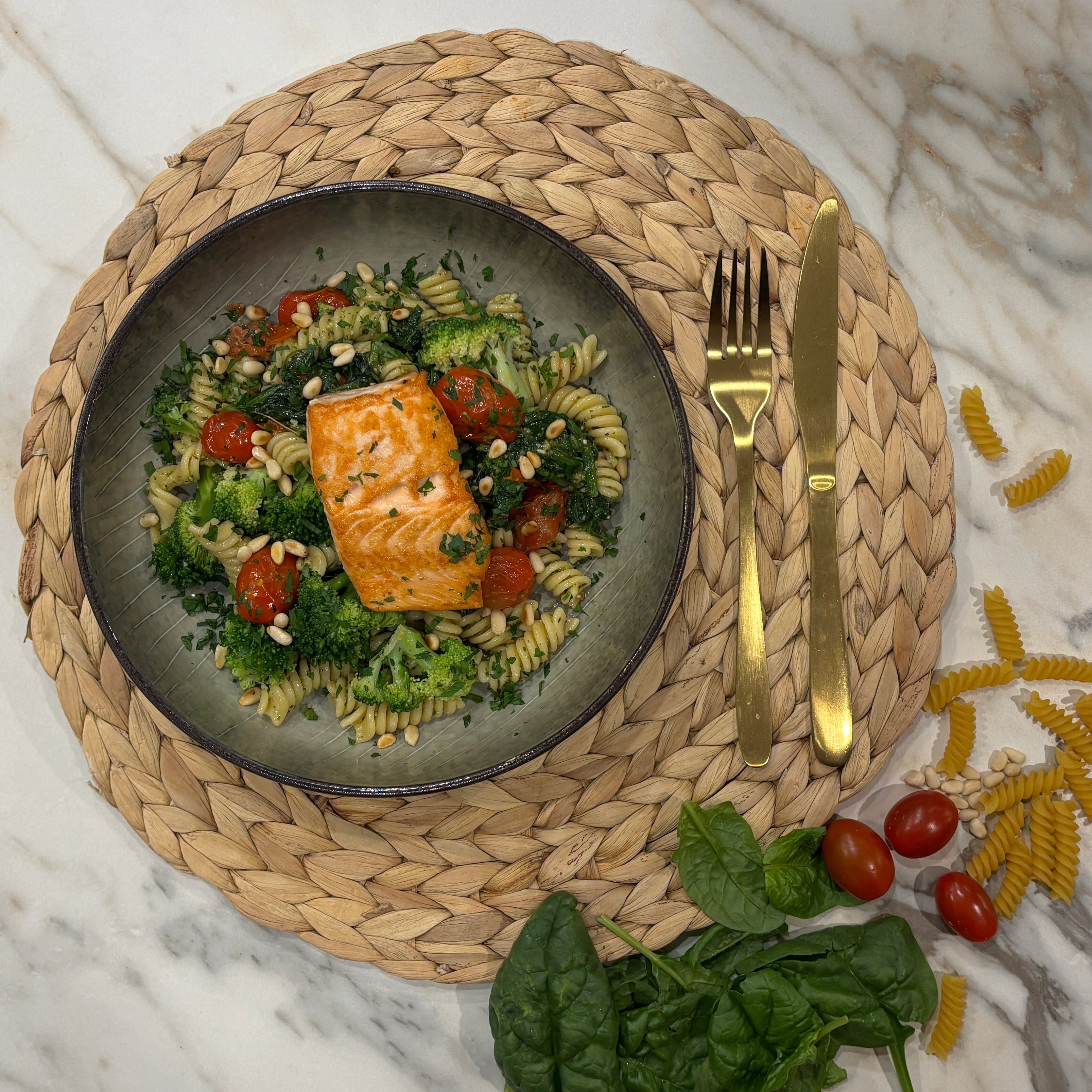 Pasta Pesto Salmon